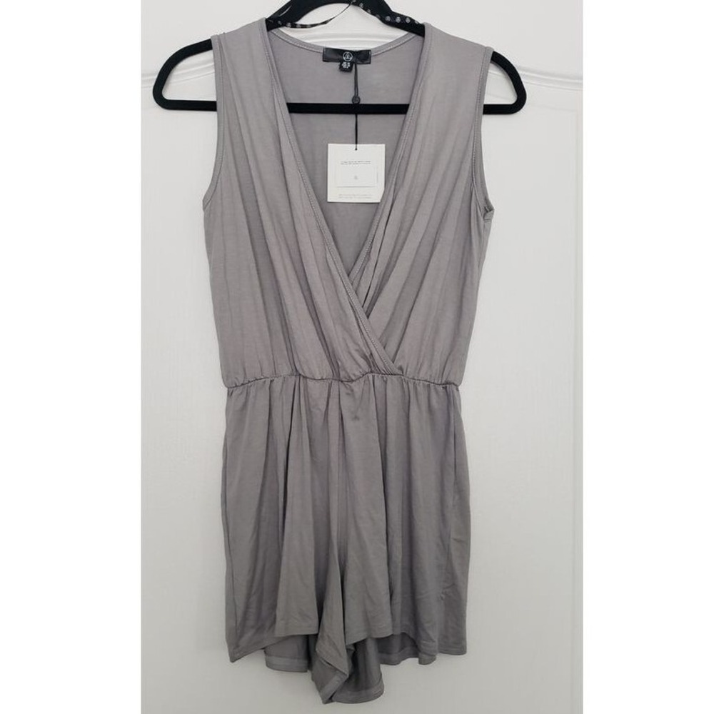 Missguided Grey Sleeveless Wrap Front Playsuit Romper US 6 NWT Lightweight